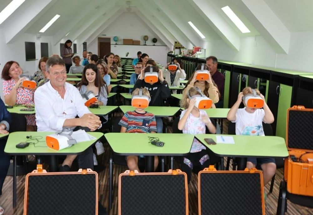 Premieră pentru județul Brașov! Cursuri virtuale, la Școala Gimnazială din Ghimbav