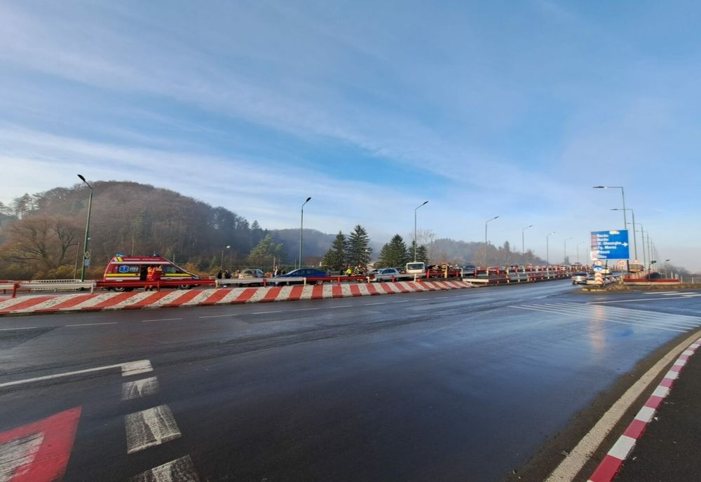 VIDEO Carambol pe podul de la Dârste