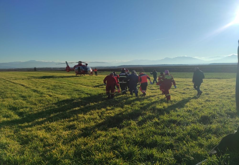 Elicopterul SMURD Braşov a fost solicitat la un grav accident produs în județul Covasna