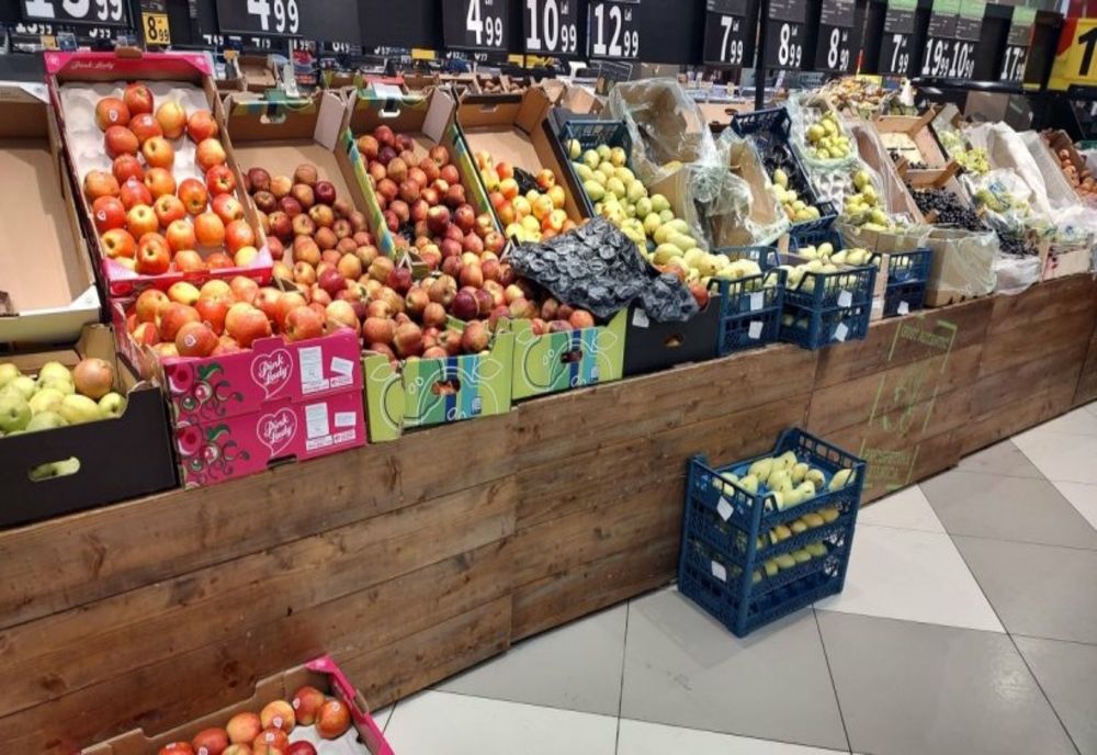 Plafonarea adaosului comercial la alimentele de bază va fi prelungită până la finalul anului