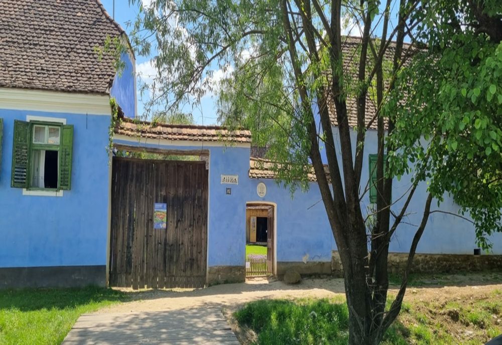 Agitație mare la Viscri, cu doar câteva zile înaintea vizitei Regelui Charles. NU mai există niciun loc de cazare în zonă