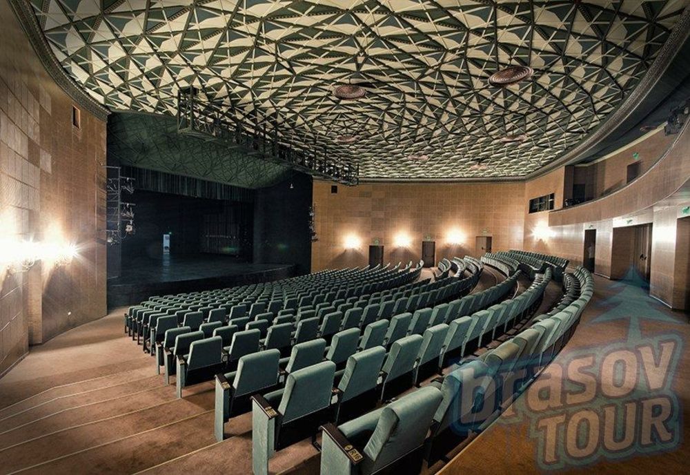 Scandal la Teatrul Dramatic din Brașov! Acuze grave aduse managerului interimar. Limbaj suburban al acestuia: ”Sunteți niște proaste”, ”Ești pământ de flori”, ”Te aduc de păr la serviciu”