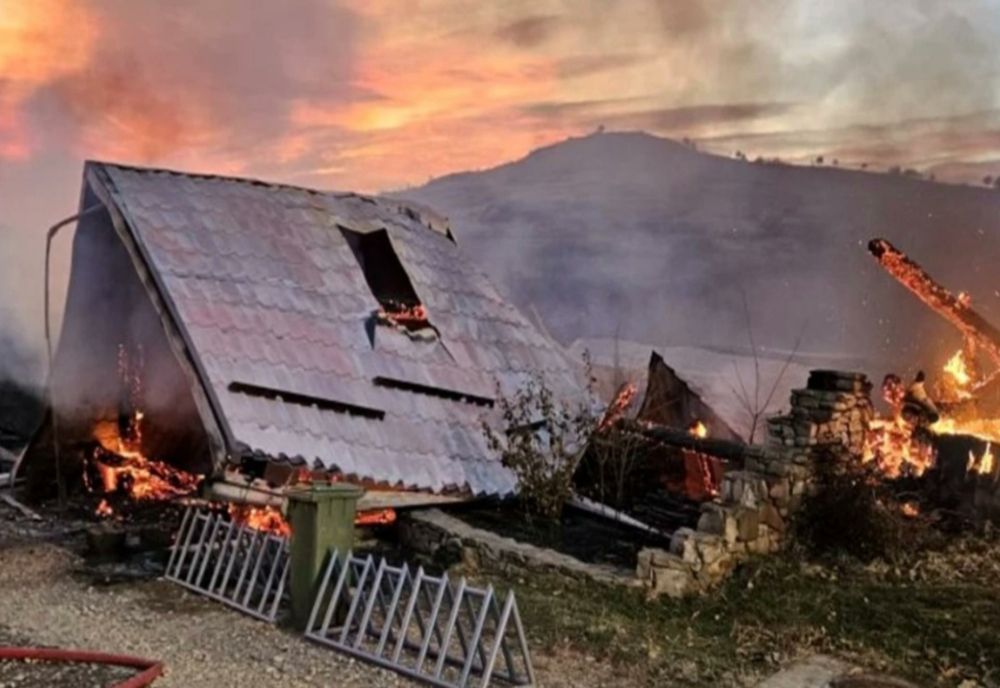 Copilul de 11 ani mort în incendiul de la pensiunea Ferma Dacilor, din satul Tohani, era hocheist la Corona Brașov