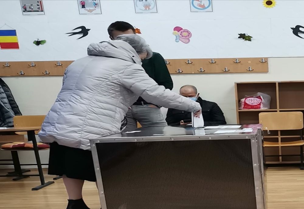 Peste 60% dintre români își doresc introducerea votului obligatoriu