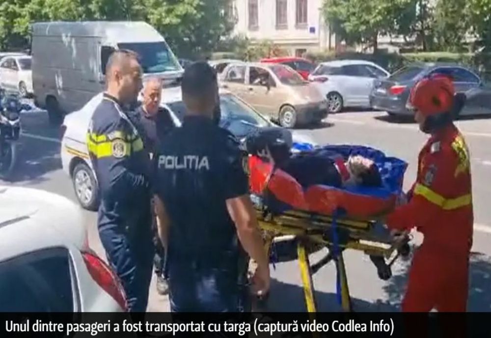 Accident grav de autobuz în Brașov. Șase oameni au ajuns la spital - VIDEO