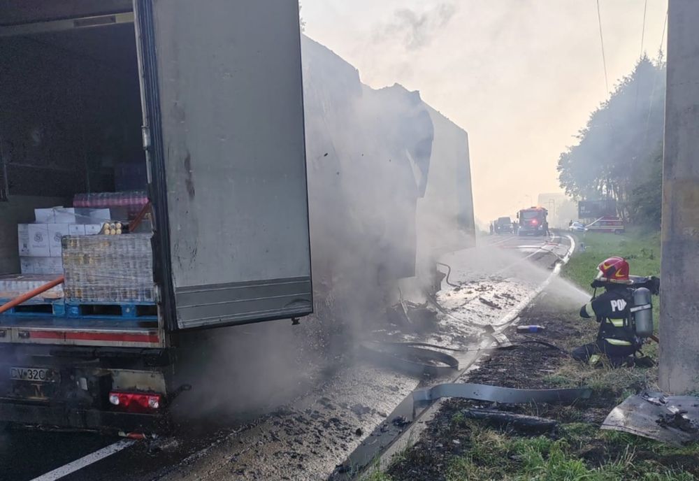 TIR în flăcări, pe DN1