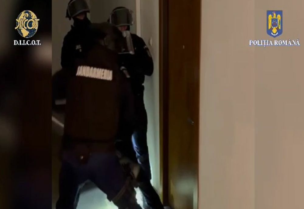 VIDEO 7 PERSOANE ACUZATE DE TRAFIC DE DROGURI DE MARE RISC AU FOST REȚINUTE