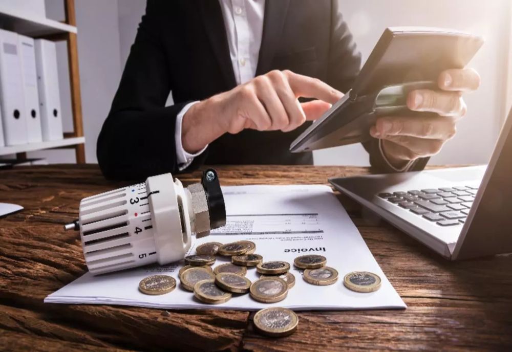 MINUTUL DE ENERGIE. DE CE ROMÂNIA IMPORTĂ CEA MAI SCUMPĂ ENERGIE DIN EUROPA, DEȘI AVEM REZERVE NATURALE CÂT SĂ DĂM ȘI ALTORA