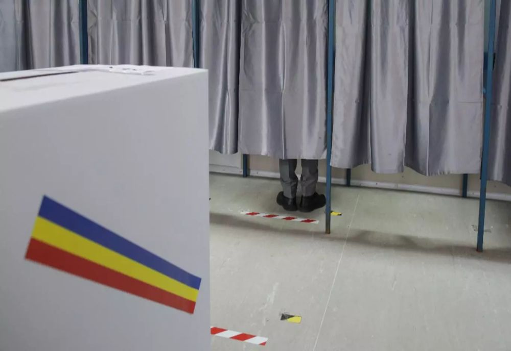 PREZIDENŢIALE 2024 / BRAŞOV: PATRU BĂRBAŢI, SANCŢIONAŢI DUPĂ CE ŞI-AU FOTOGRAFIAT BULETINUL DE VOT
