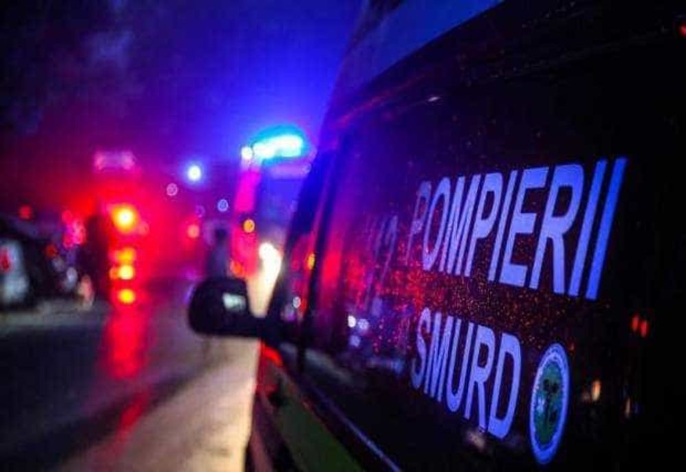 UN MICROBUZ ÎN CARE SE AFLAU ZECE PERSOANE S-A RĂSTURNAT LA IEȘIREA DIN CODLEA