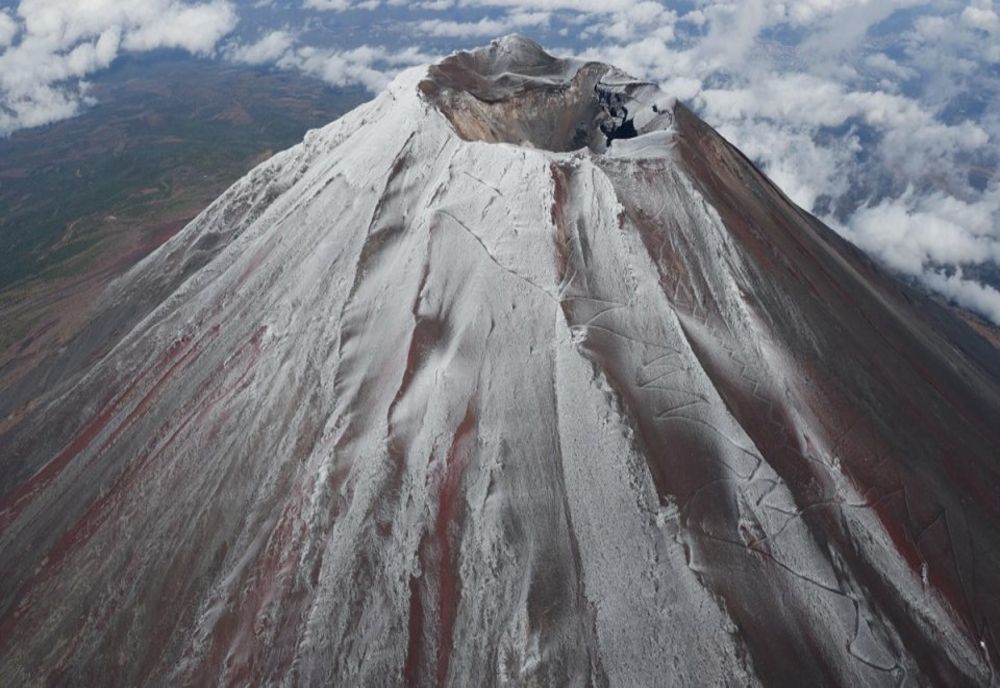 PRIMA NINSOARE PE MUNTELE FUJI DIN JAPONIA, ÎNREGISTRATĂ MAI TÂRZIU DECÂT ORICÂND