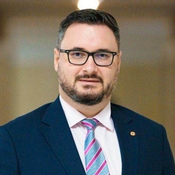 DAN TĂNASĂ: VALORILE NAȚIONALE NU SUNT NEGOCIABILE