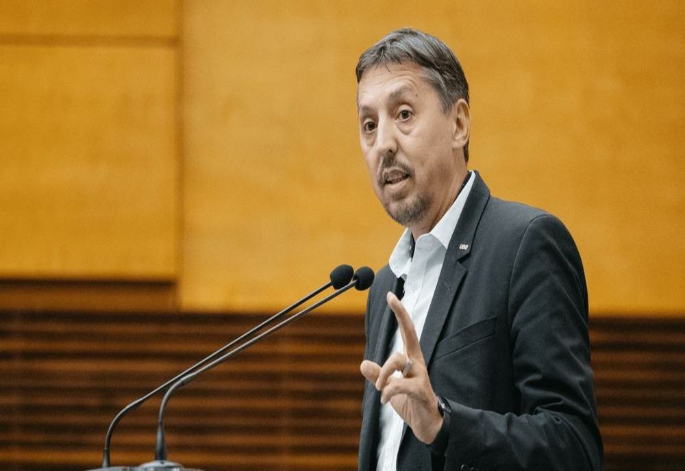 DANIEL DAVID: DIRECTORII DE ȘCOLI TREBUIE SĂ ANUNȚE CLAR PĂRINȚII CE SE ÎNTÂMPLĂ PE 8 SEPTEMBRIE