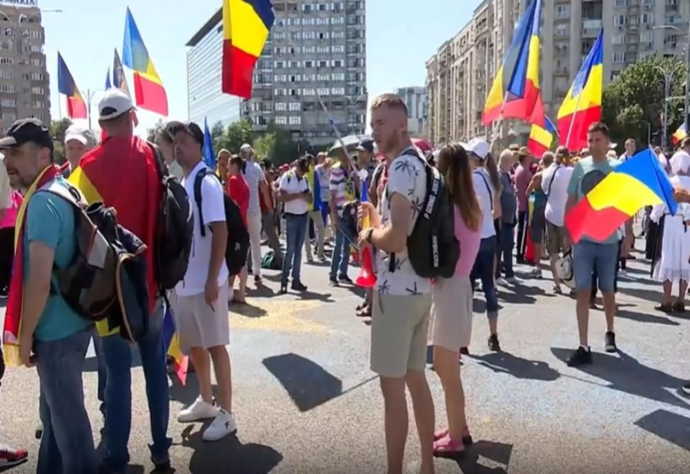 20 IULIE, ZIUA MARELUI PROTEST ÎMPOTRIVA AUSTERITĂȚII LUI BOLOJAN. MOBILIZARE URIAȘĂ, ÎN PIAȚA VICTORIEI. REALITATEA PLUS, SINGURA TELEVIZIUNE ALĂTURI DE POPOR - LIVE