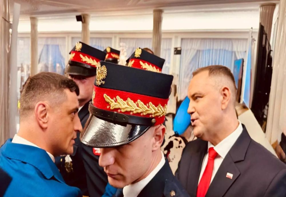 GEORGE SIMION, PREZENT LA DEPUNEREA JURĂMÂNTULUI LUI KAROL NAWROCKI, NOUL PREȘEDINTE AL POLONIEI: MESAJUL LIDERULUI AUR