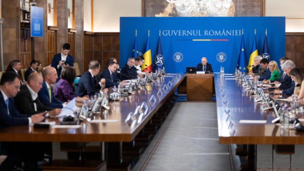 Ședință de guvern prezidată de Ilie Bolojan, la ora 18:00, cu o zi înainte de votul moțiunii de cenzură