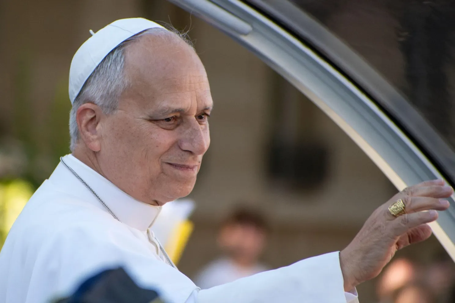 Papa Leon, operat urgent la plămâni. Ce au descoperit medicii
