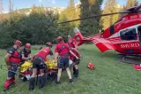 Salvare cu elicopterul în Munții Făgăraș, după o cădere de 40 de metri