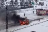 Incendiu violent pe o șosea din Giurgiu. O mașină a fost mistuită de flăcări