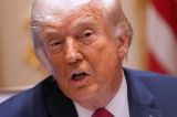 Trump ridică tonul la adresa Iranului: „Îi vom lovi foarte dur dacă nu semnează acordul”