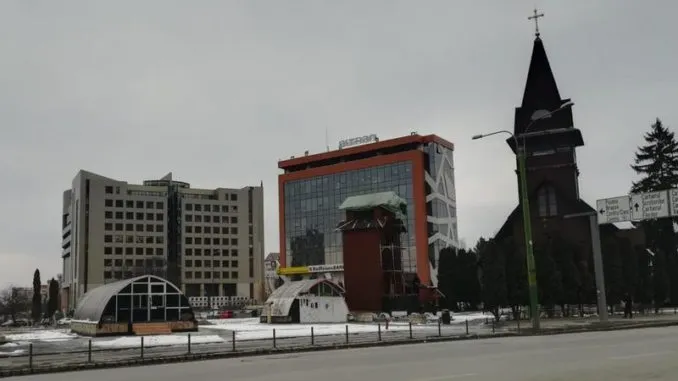 clopotnita-biserica-de-lemn-678x381