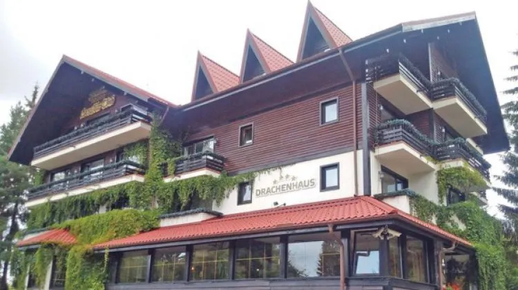 1 drachenhaus poiana brasov