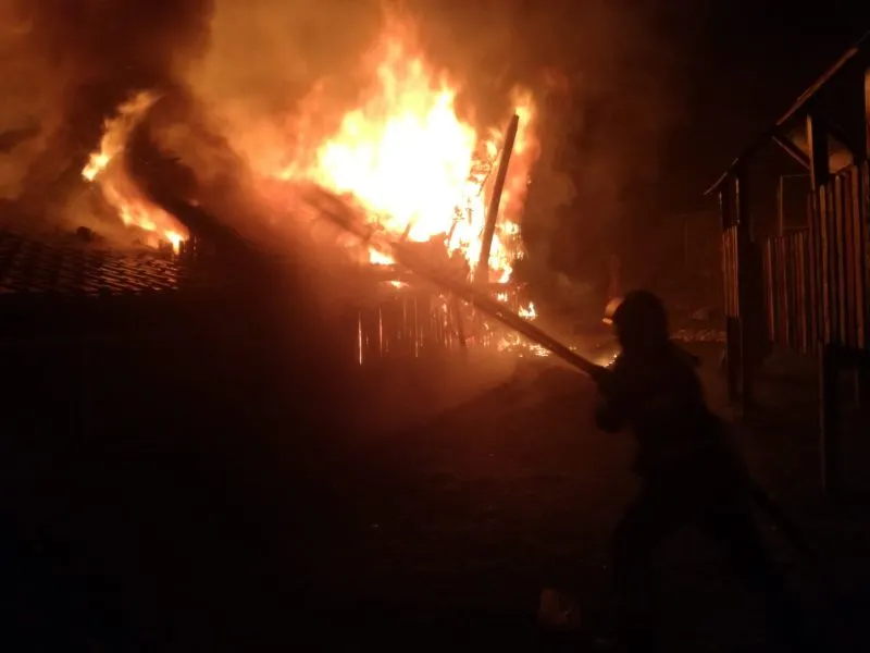 incendiu bran