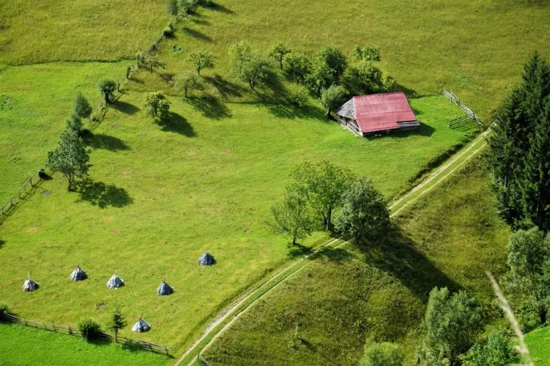 sat-magura-casa-dealuri