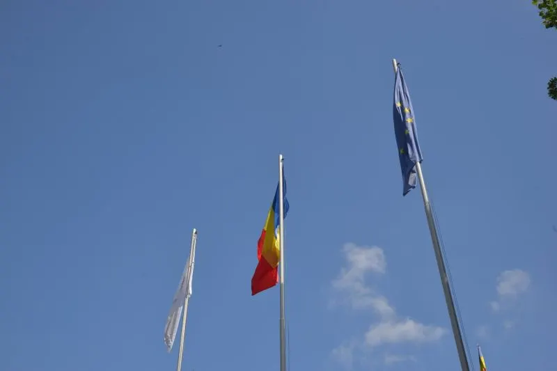 tricolor 5