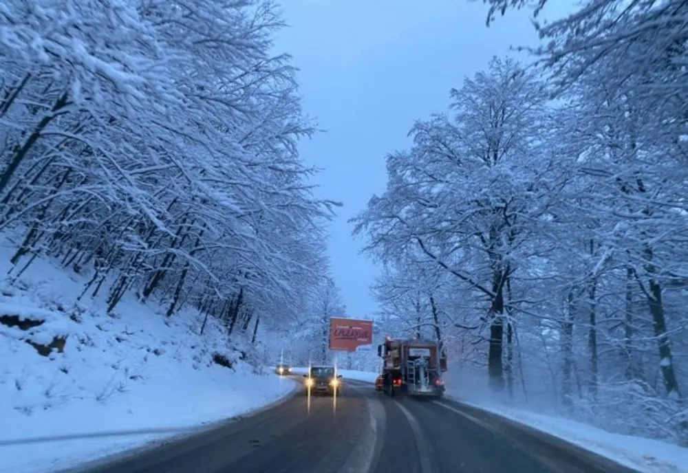 VIDEO Cu câte utilaje s-a acționat pentru deszăpezirea municipiului Brașov?