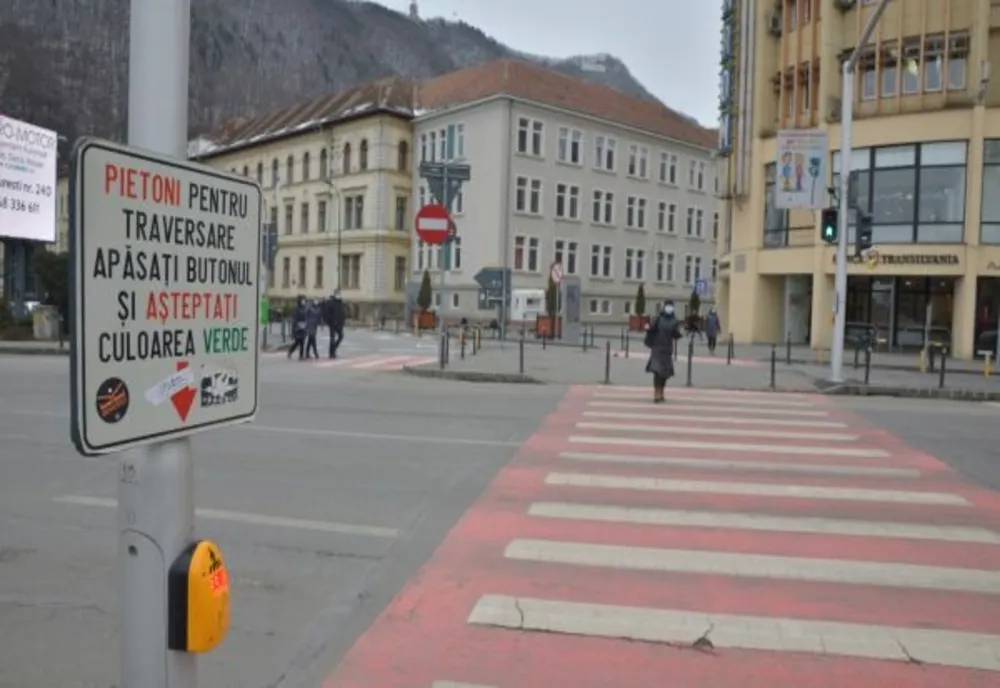 VIDEO Modernizări pentru creșterea siguranței la trecerile pentru pietoni din Brașov