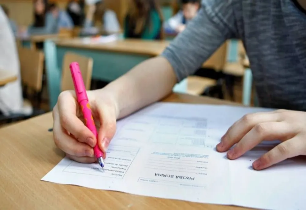 A început pregătirea pentru Bacalaureat, la Universitatea Transilvania din Brașov