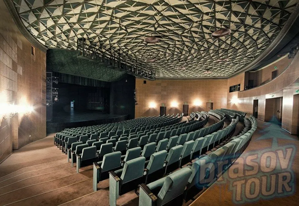 Scandal la Teatrul Dramatic din Brașov! Acuze grave aduse managerului interimar. Limbaj suburban al acestuia: ”Sunteți niște proaste”, ”Ești pământ de flori”, ”Te aduc de păr la serviciu”