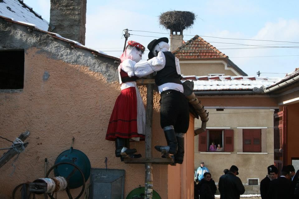 Fărşang Apaţa 1 (1)