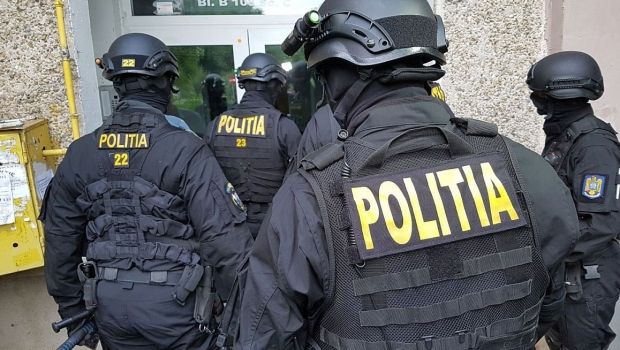 politia_mascati_perchezitii_21283900