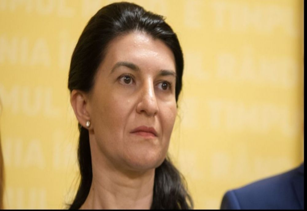 Ministrul Muncii, Violeta Alexandru, vrea interzicerea cumulului pensiei cu salariul din sistemul de stat