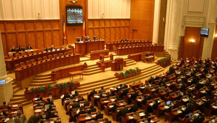 parlament_1_44128900