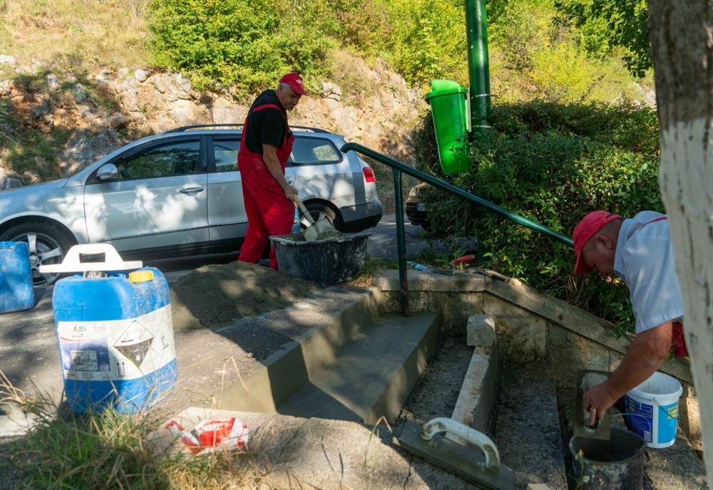 Se reabilitează scările din Valea Cetății (VIDEO)