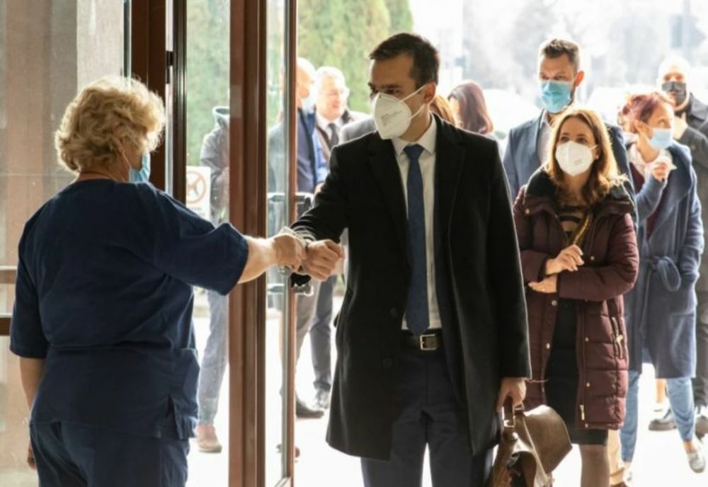 REPORTAJ VIDEO Prima zi de muncă a lui Allen Coliban, noul primar al Brașovului. "Visul meu era să mă fac gunoier"