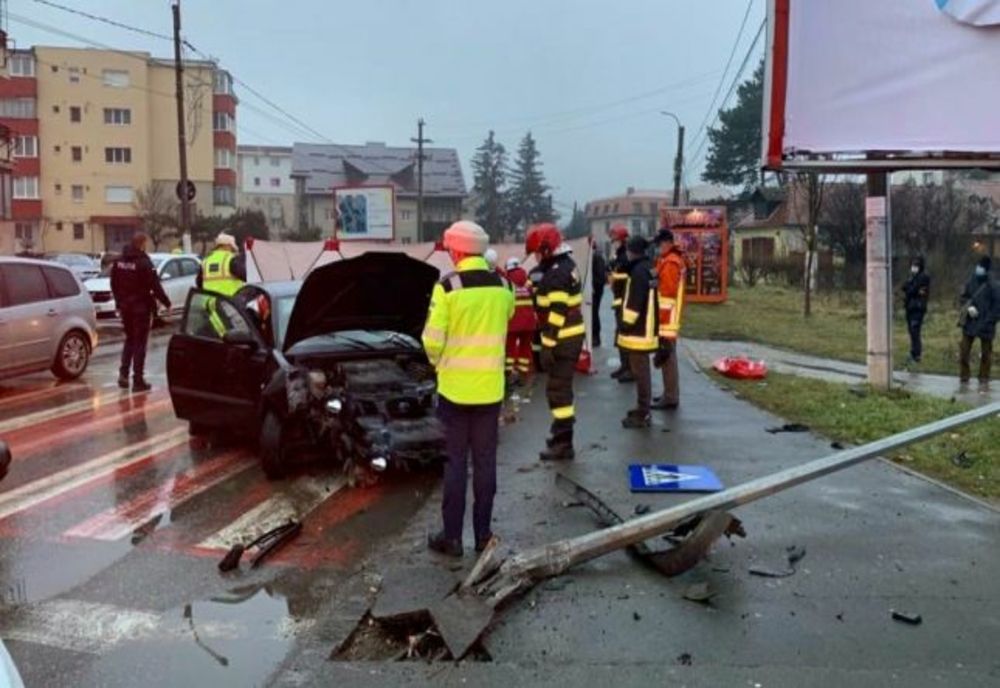 Victimă în stop cardio-respirator după un accident rutier produs la Codlea