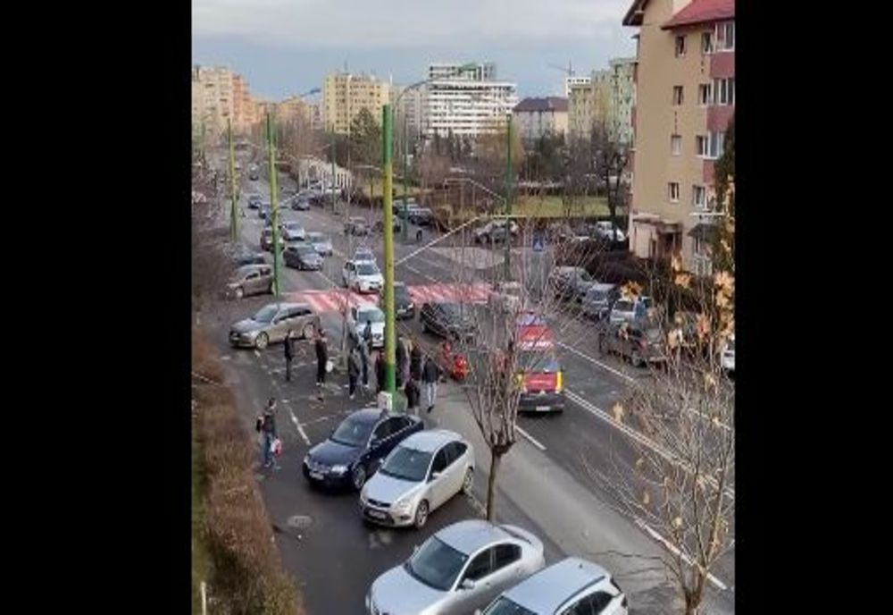 Bătrân în stare gravă după ce a fost lovit de mașină!