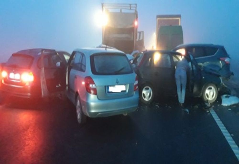 FOTO+VIDEO 23 de autoturisme implicate în accidente rutiere în lanț, pe Ocolitoarea Brașovului