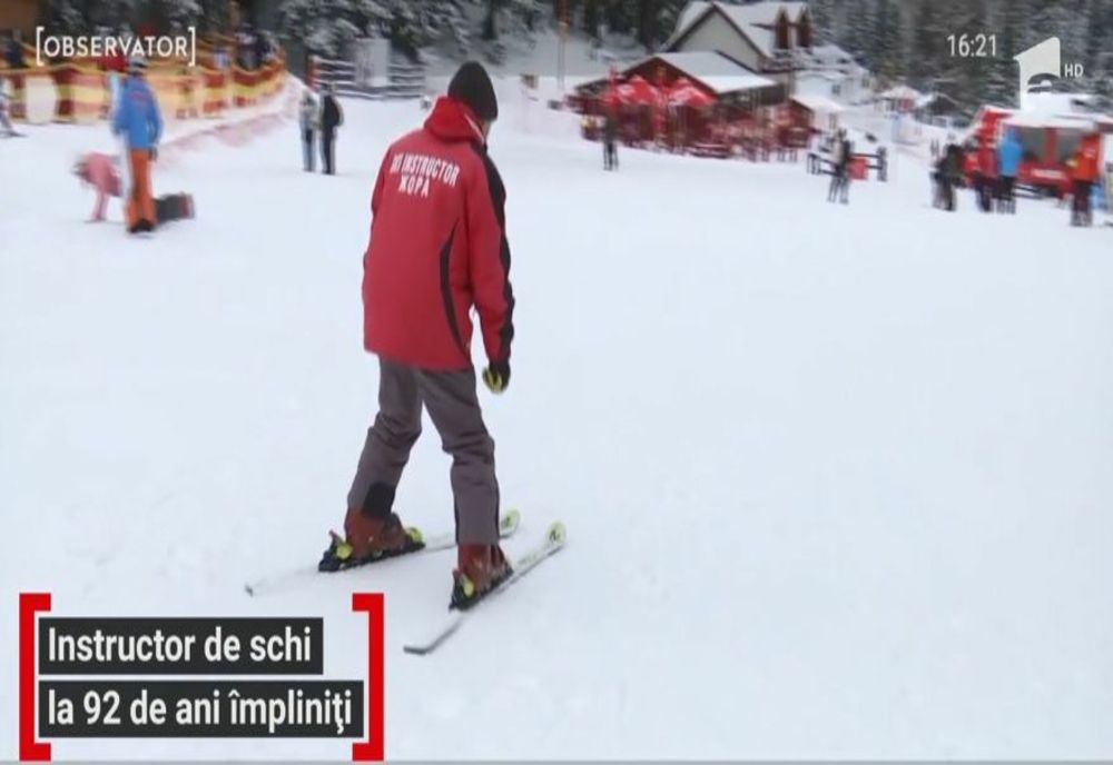 VIDEO La 92 de ani este monitor de schi în Poiana Brașov!
