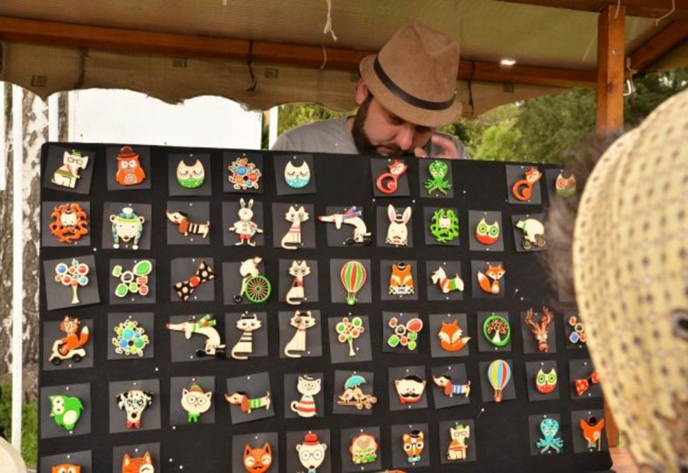 VIDEO De la sfârșitul săptămânii puteți cumpăra mărțișoare din locurile special amenajate de Primăria Brașov