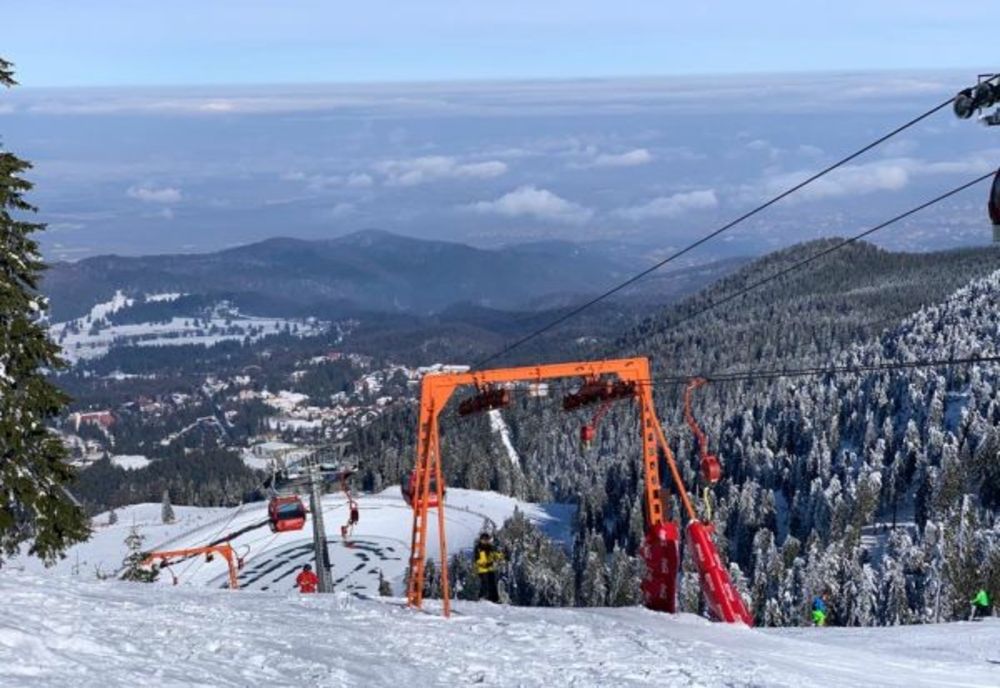 Peste 1,3 milioane de treceri prin turnichete, în 2021, în Poiana Brașov