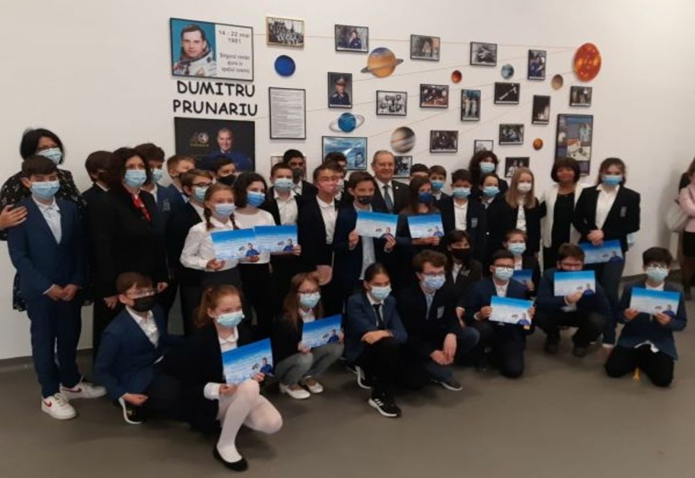 Dumitru Prunariu, invitatul de onoare al liceului ale căror cursuri le-a absolvit acum jumătate de secol!