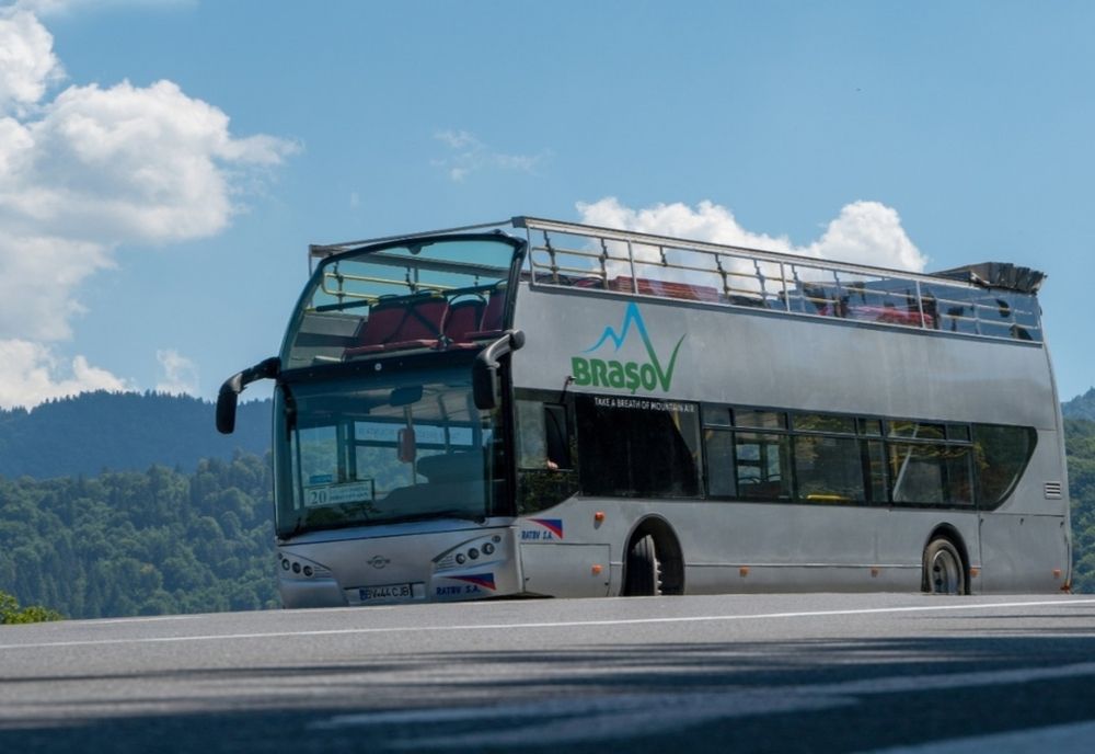 Autobuzul etajat îşi va relua cursele spre Poiana Braşov