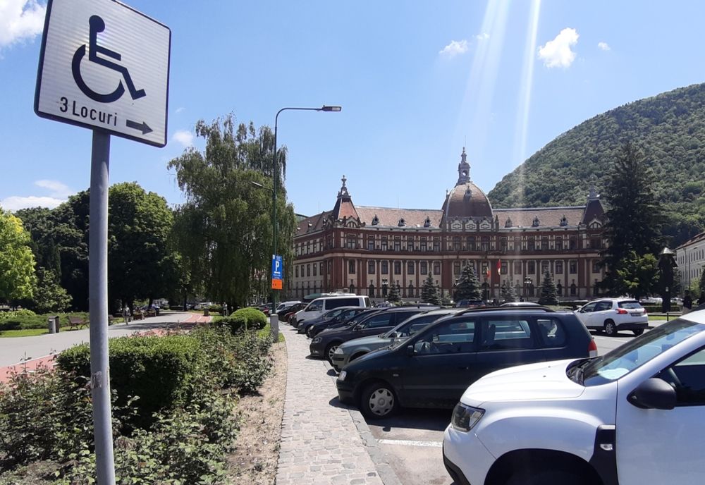 Parcare GRATUITĂ, de o lună, în municipiul Braşov! Care este "gaura" din bugetul local?