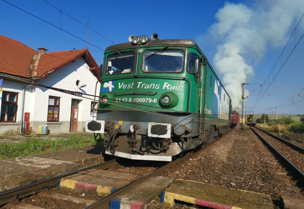 VIDEO Vagon în flăcări, la Brașov! Trafic feroviar întrerupt!