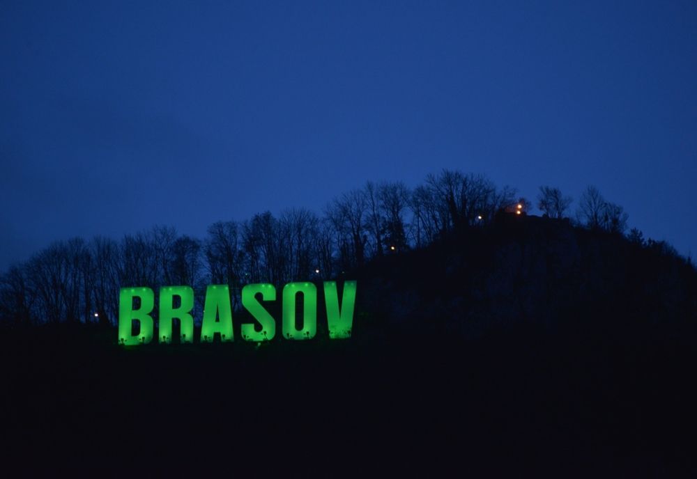 De ce vor fi iluminate în verde, toată săptămâna, literele de pe Tâmpa?